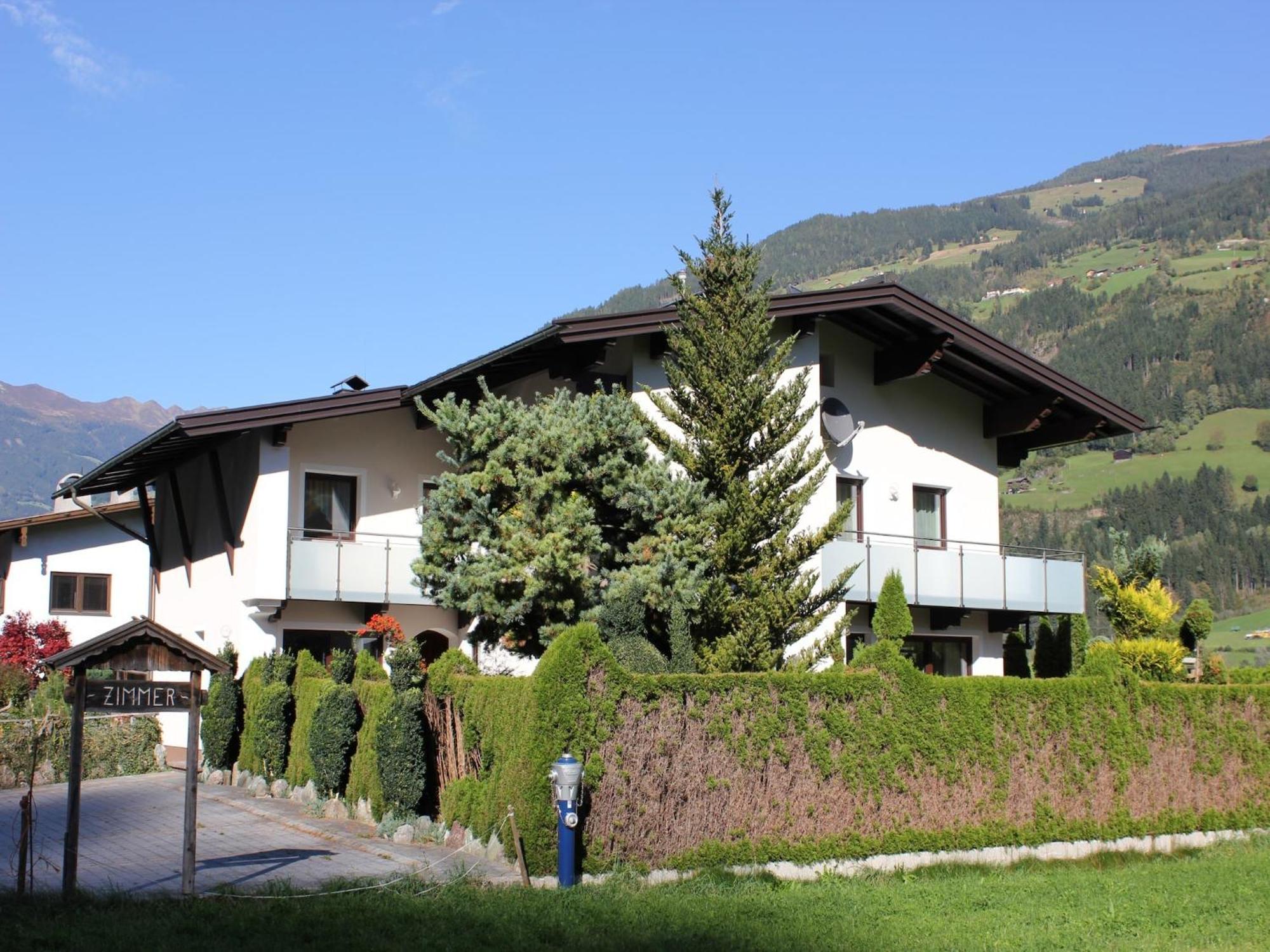 Cozy Apartment In Aschau Im Zillertal Near Ski Lift ภายนอก รูปภาพ