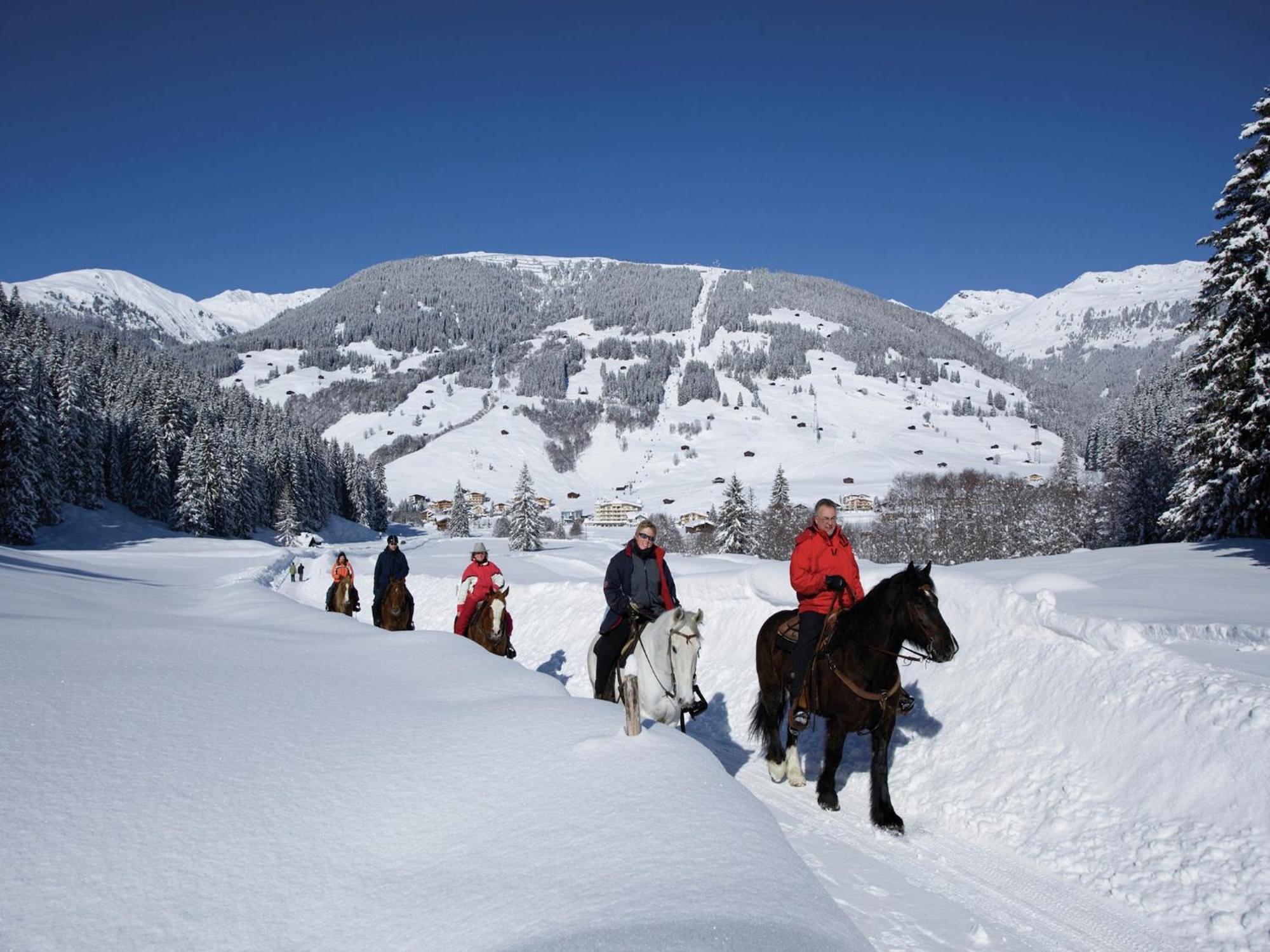 Cozy Apartment In Aschau Im Zillertal Near Ski Lift ภายนอก รูปภาพ