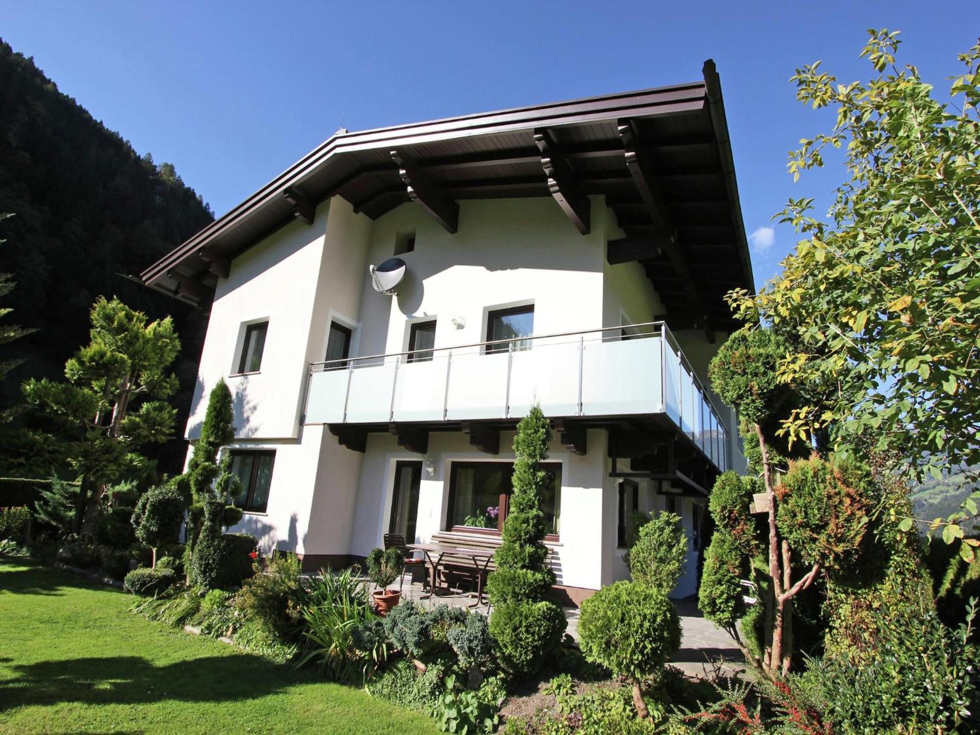 Cozy Apartment In Aschau Im Zillertal Near Ski Lift ภายนอก รูปภาพ